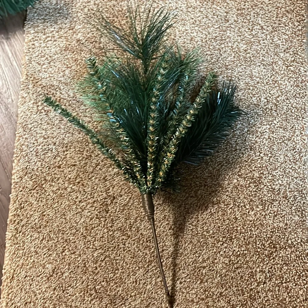 Chistmas Floral Green PINE SINGLE BRANCH SPRAY PICK WITH Berries